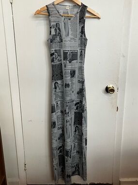 Fashion Brand Company Gray & Black Newspaper-Print Sleeveless Maxi Dress